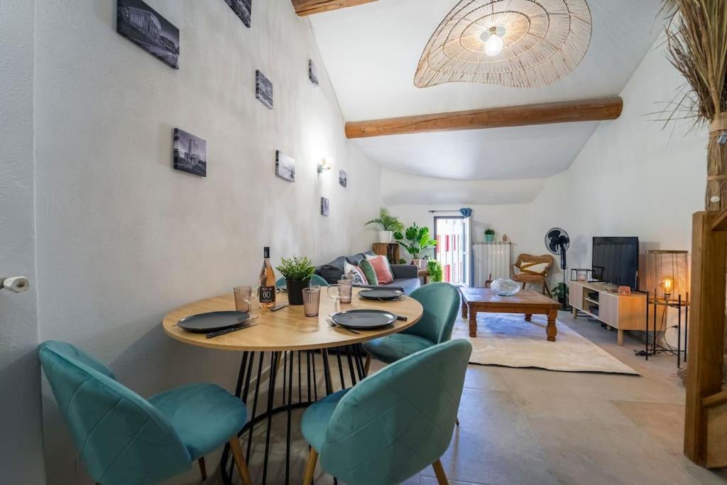 Charmant T2 Proche Place Aux Herbes Uzes Exterior photo
